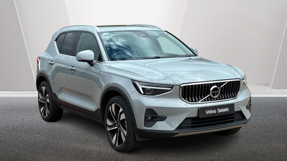 2025 Volvo XC40