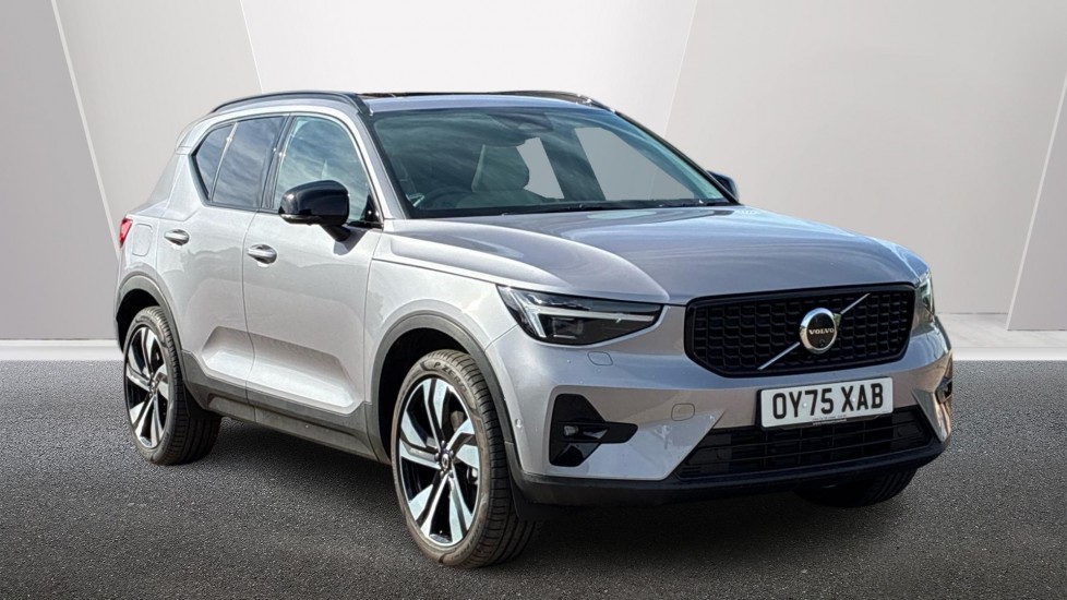 2025 Volvo XC40