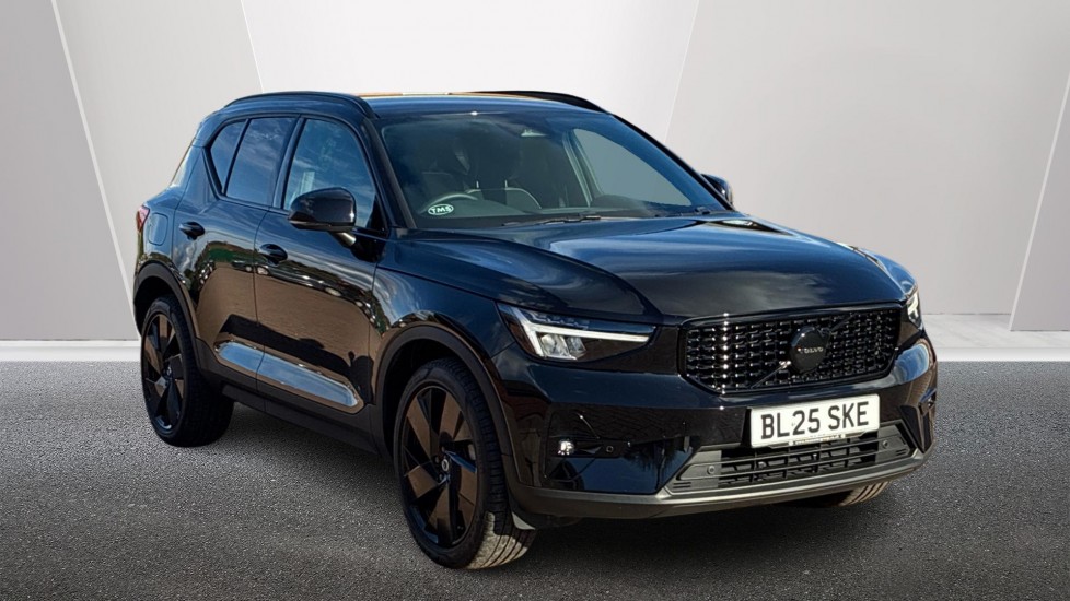 2025 Volvo XC40
