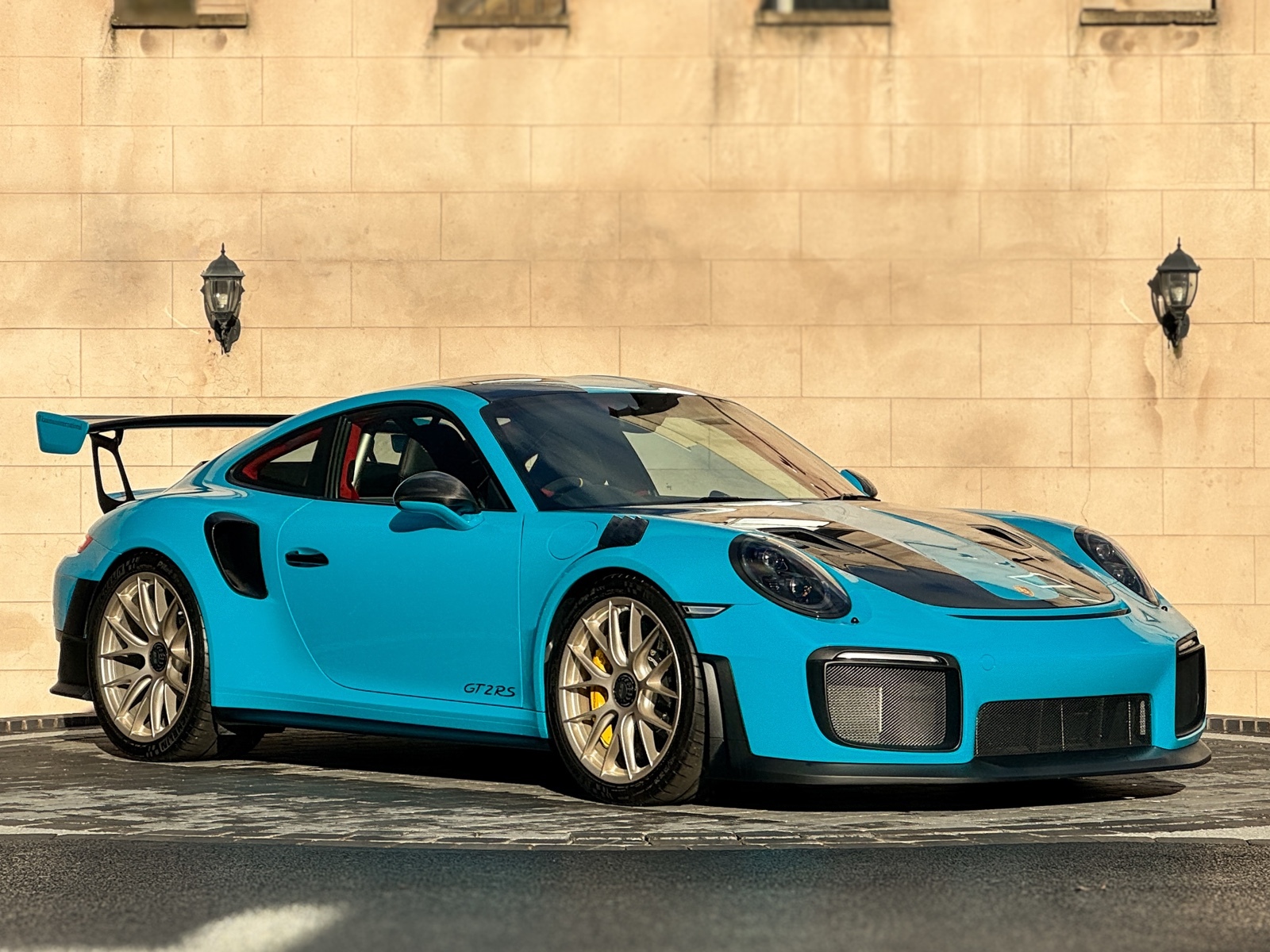 2018 Porsche 911 GT2RS Weissach
