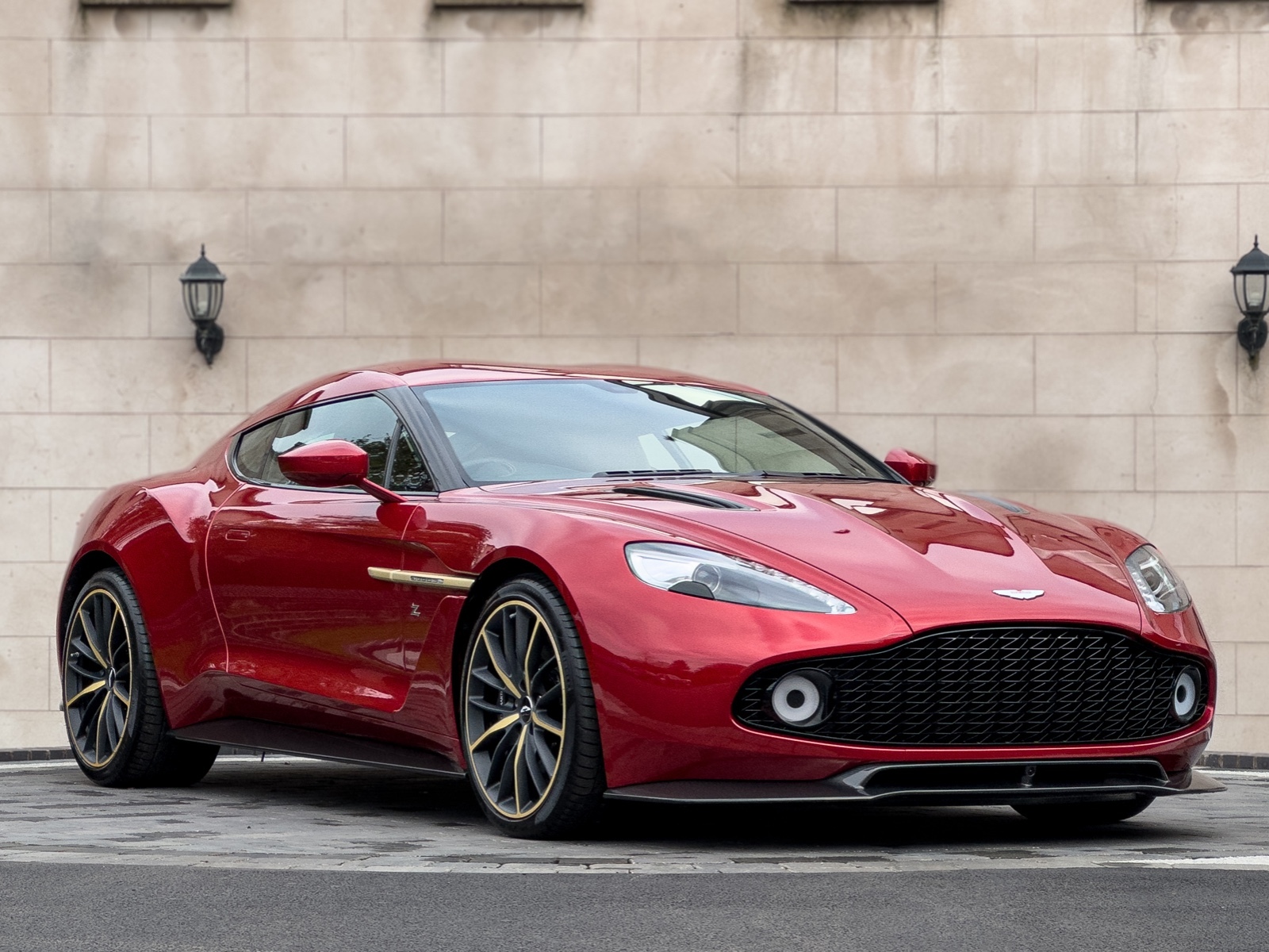 2017 Aston Martin Vanquish Za...