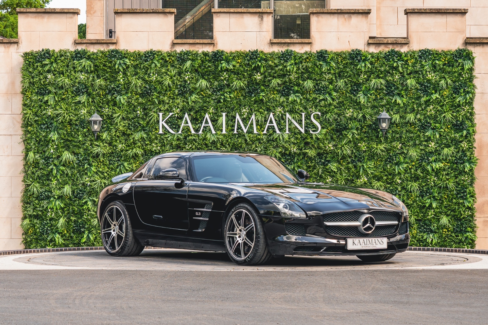 2010 Mercedes-Benz SLS 63 AMG...