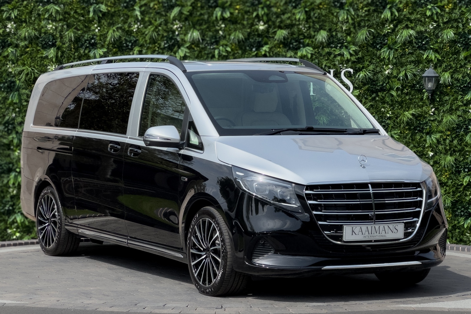 2026 Mercedes-Benz V300 Senzat...