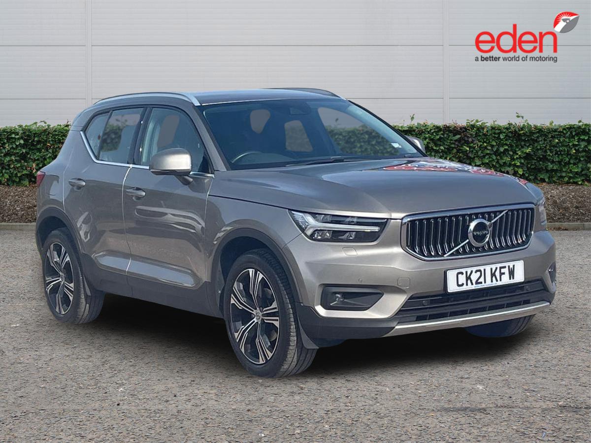 2021 VOLVO XC40