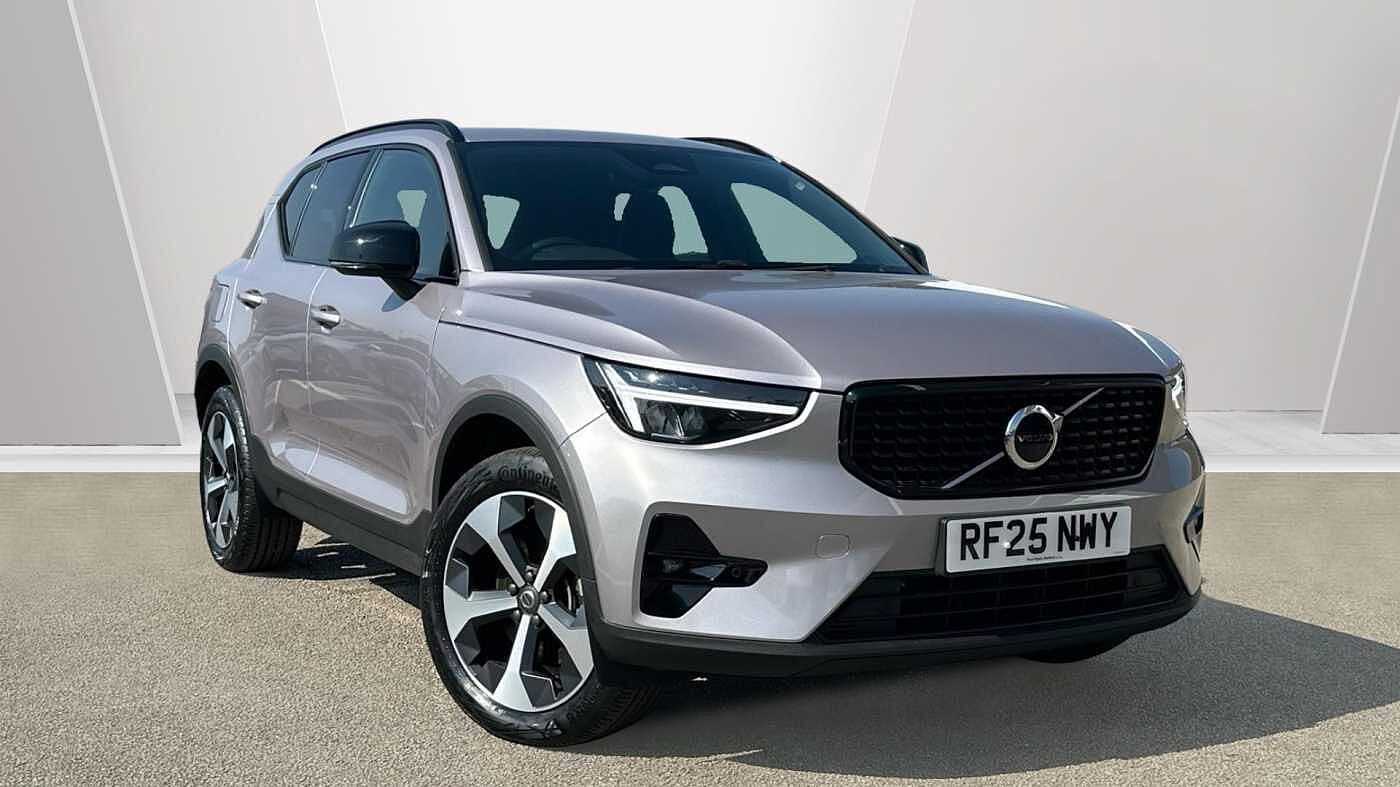 2025 Volvo XC40