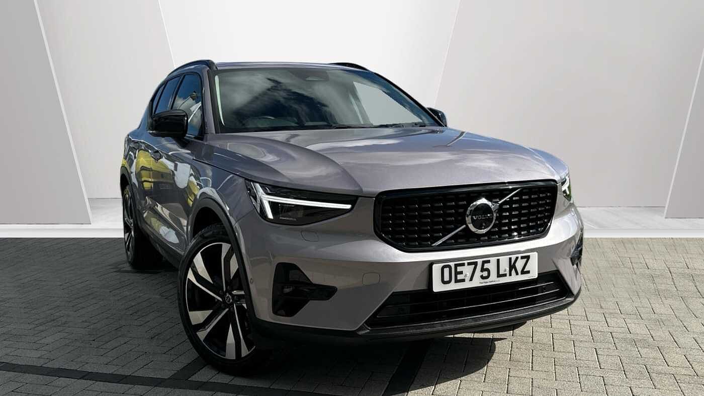 2025 Volvo XC40