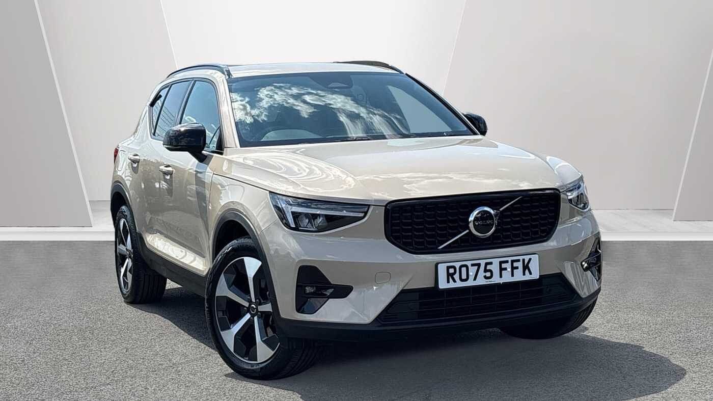 2025 Volvo XC40