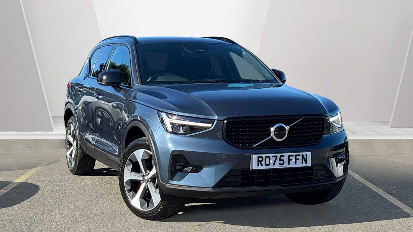 2025 Volvo XC40