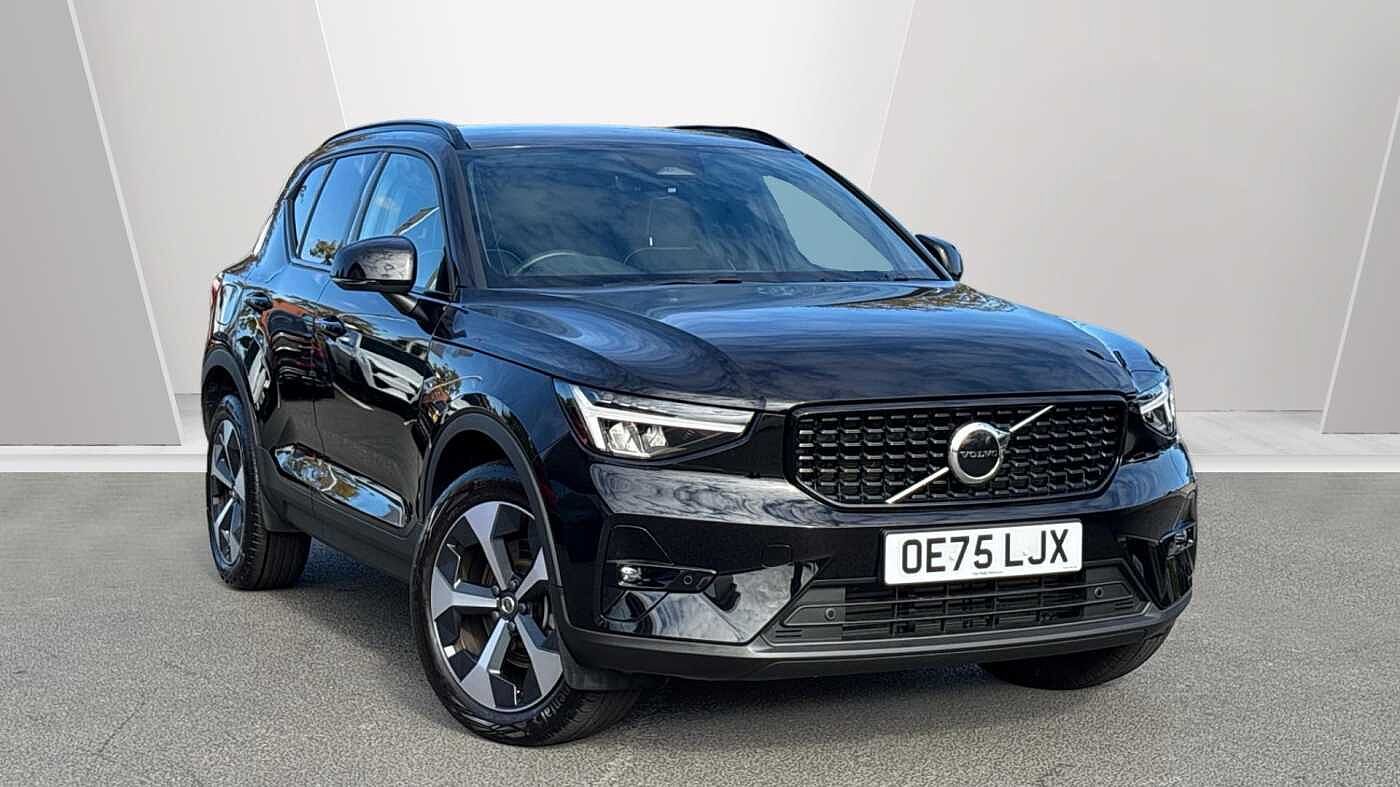 2025 Volvo XC40