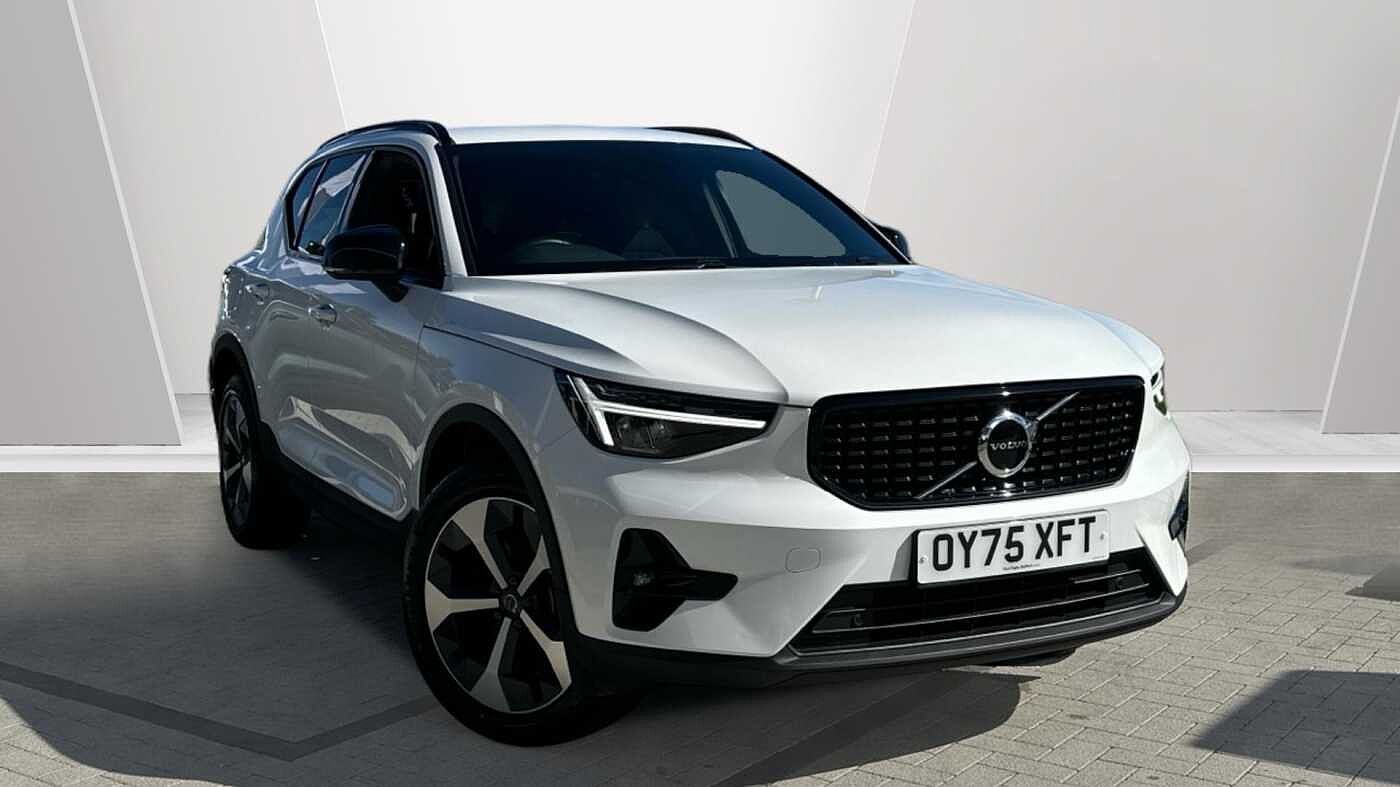 2025 Volvo XC40