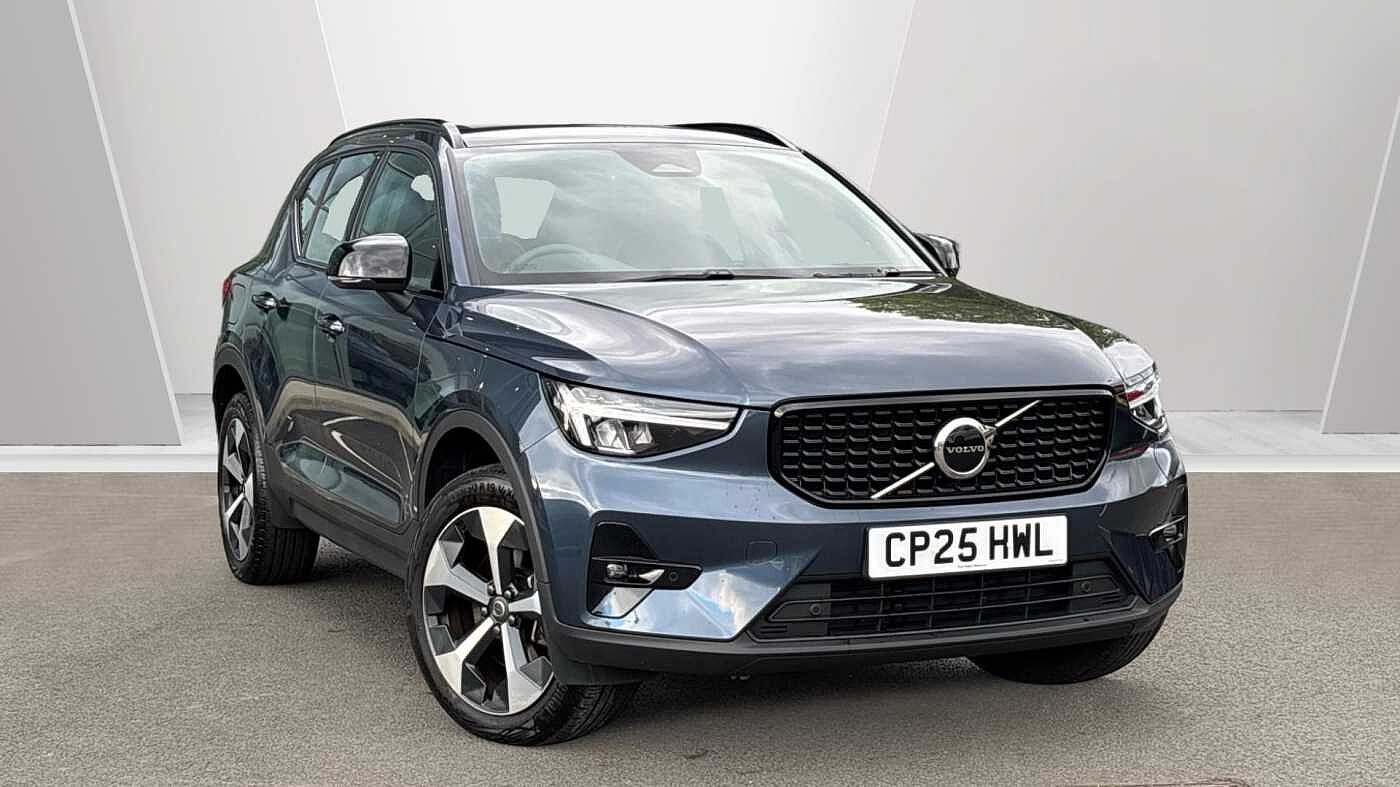 2025 Volvo XC40