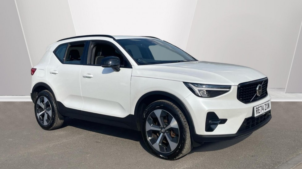 2024 VOLVO XC40