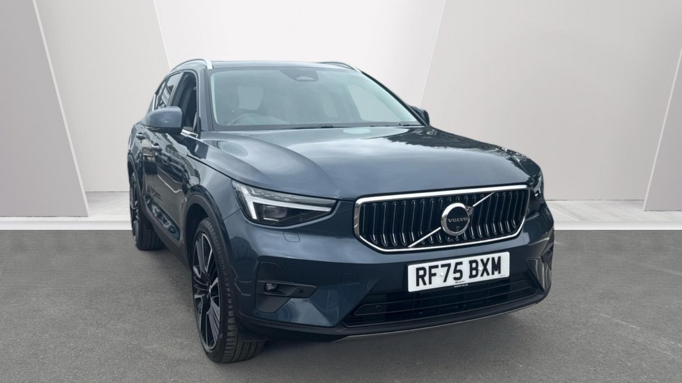 2025 Volvo XC40
