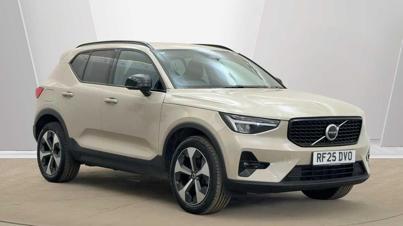 2025 Volvo XC40