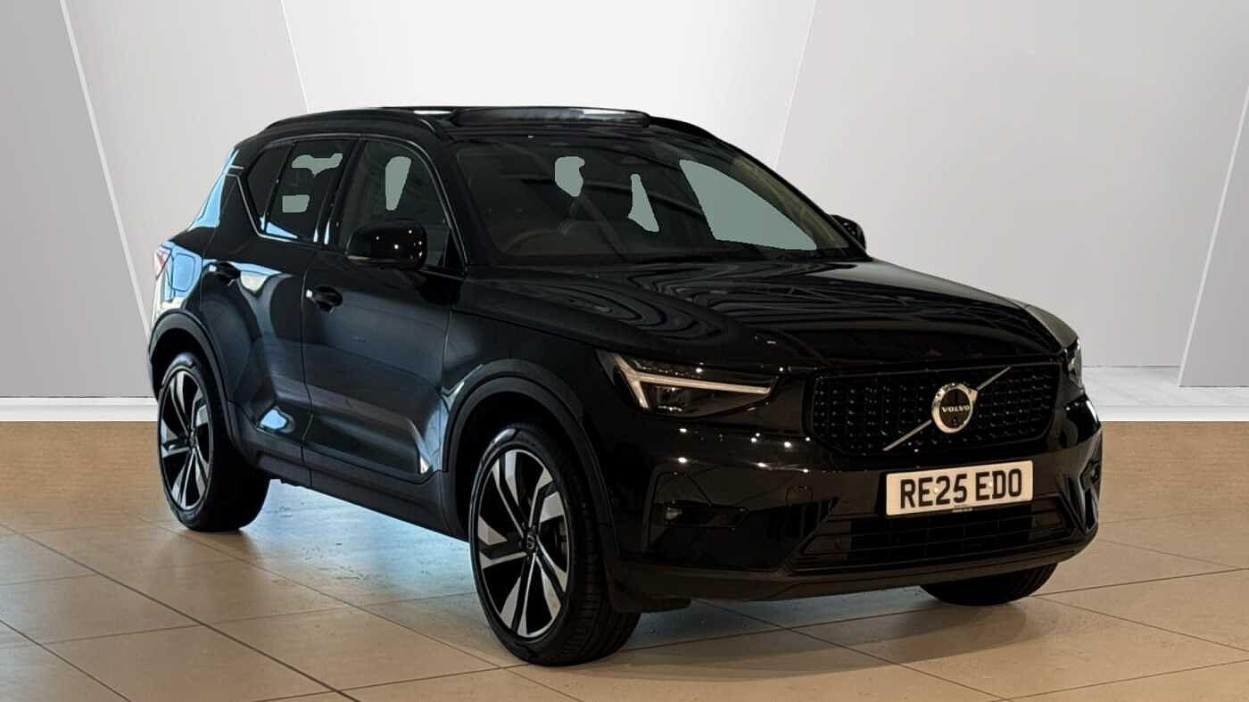 2025 Volvo XC40