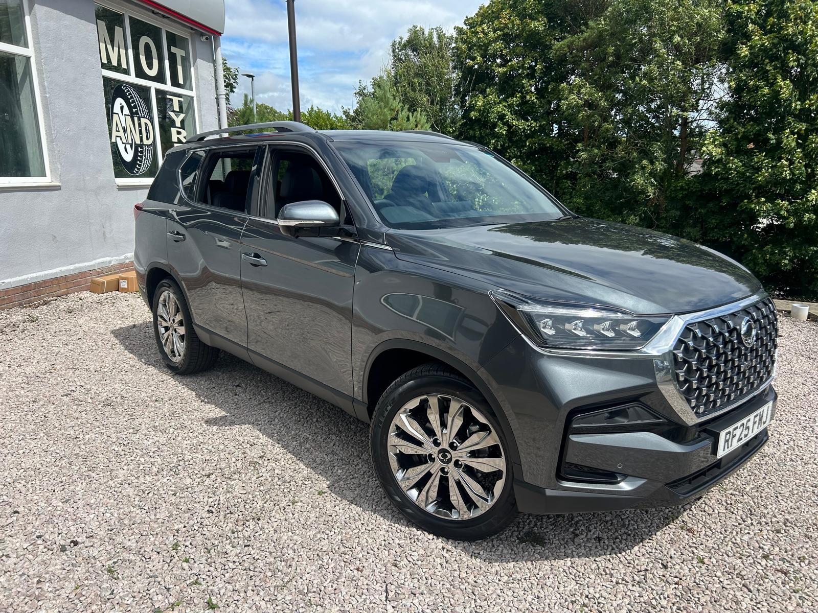 2025 KGM Rexton