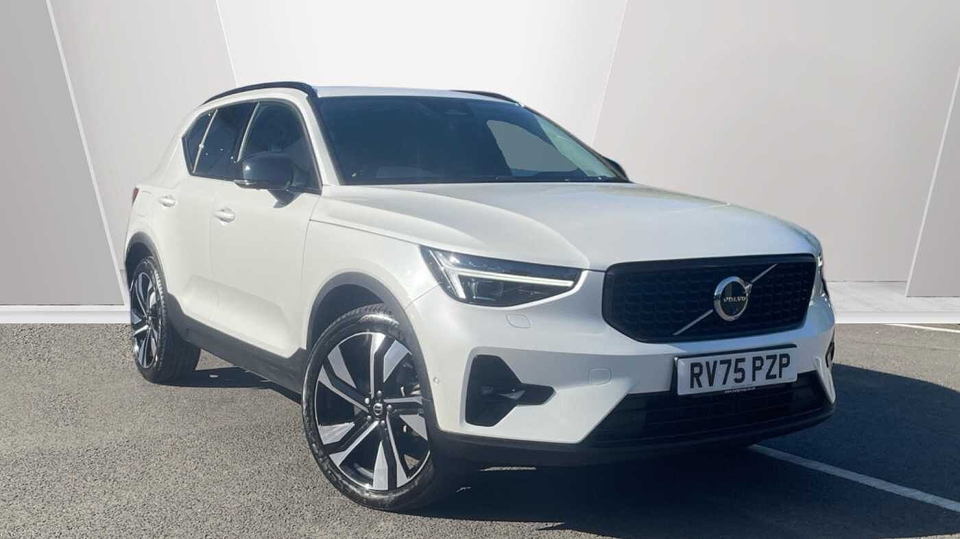 2025 Volvo XC40