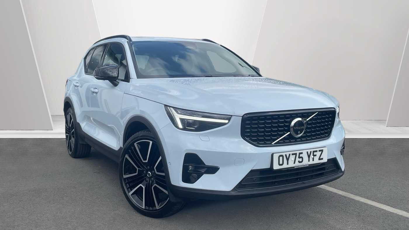 2025 Volvo XC40