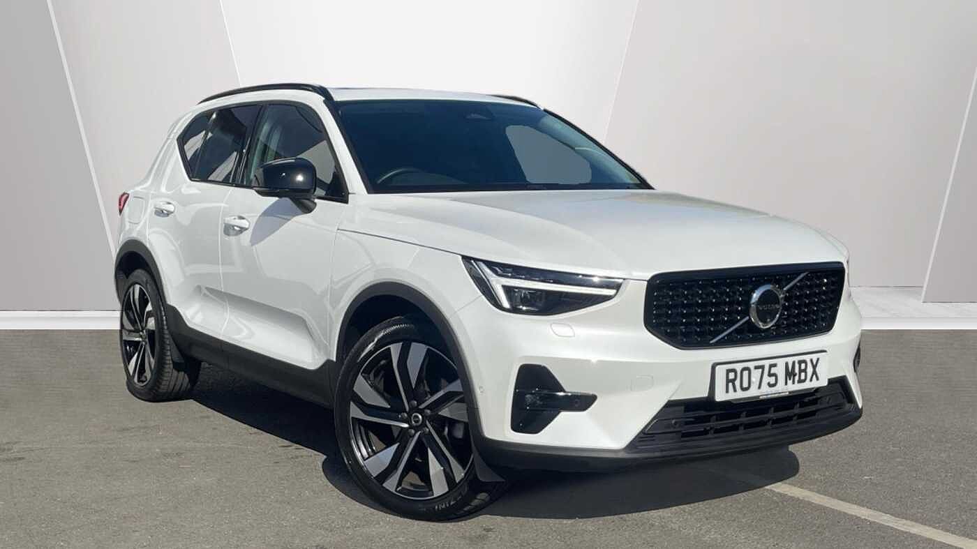 2025 Volvo XC40