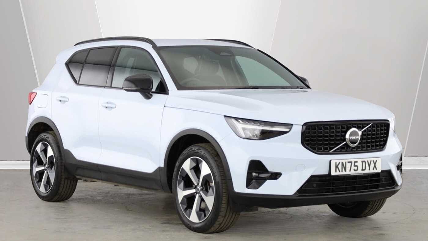 2025 Volvo XC40