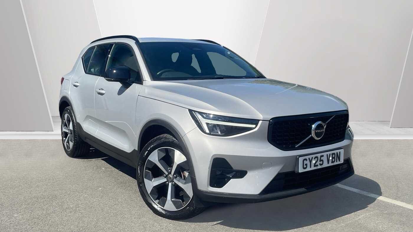 2025 Volvo XC40