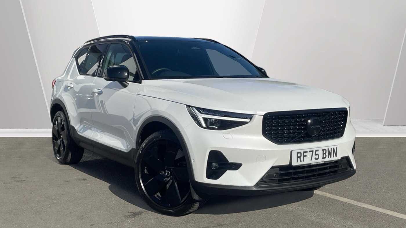 2025 Volvo XC40