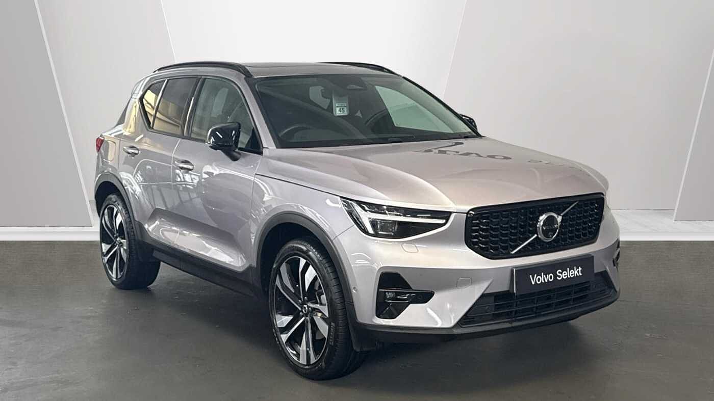 2025 Volvo XC40