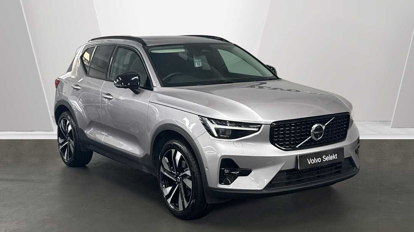 2025 Volvo XC40