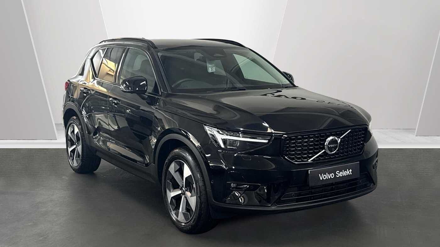 2025 Volvo XC40