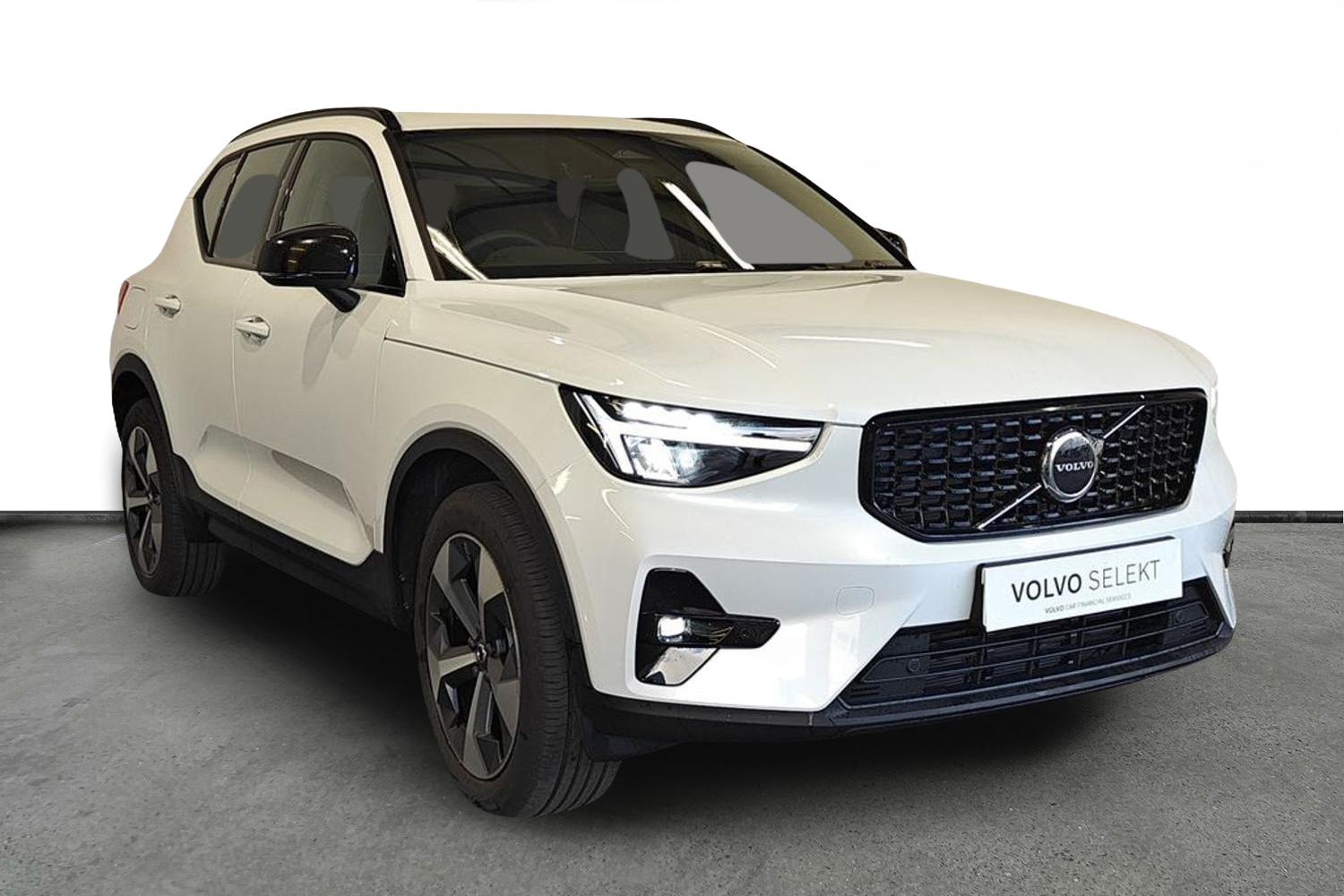 2025 Volvo XC40