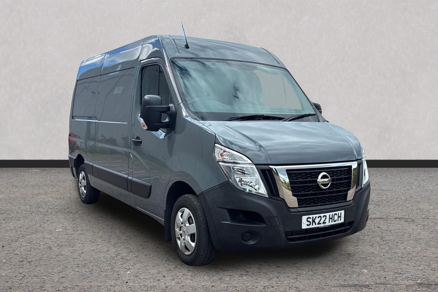 2022 NISSAN INTERSTAR