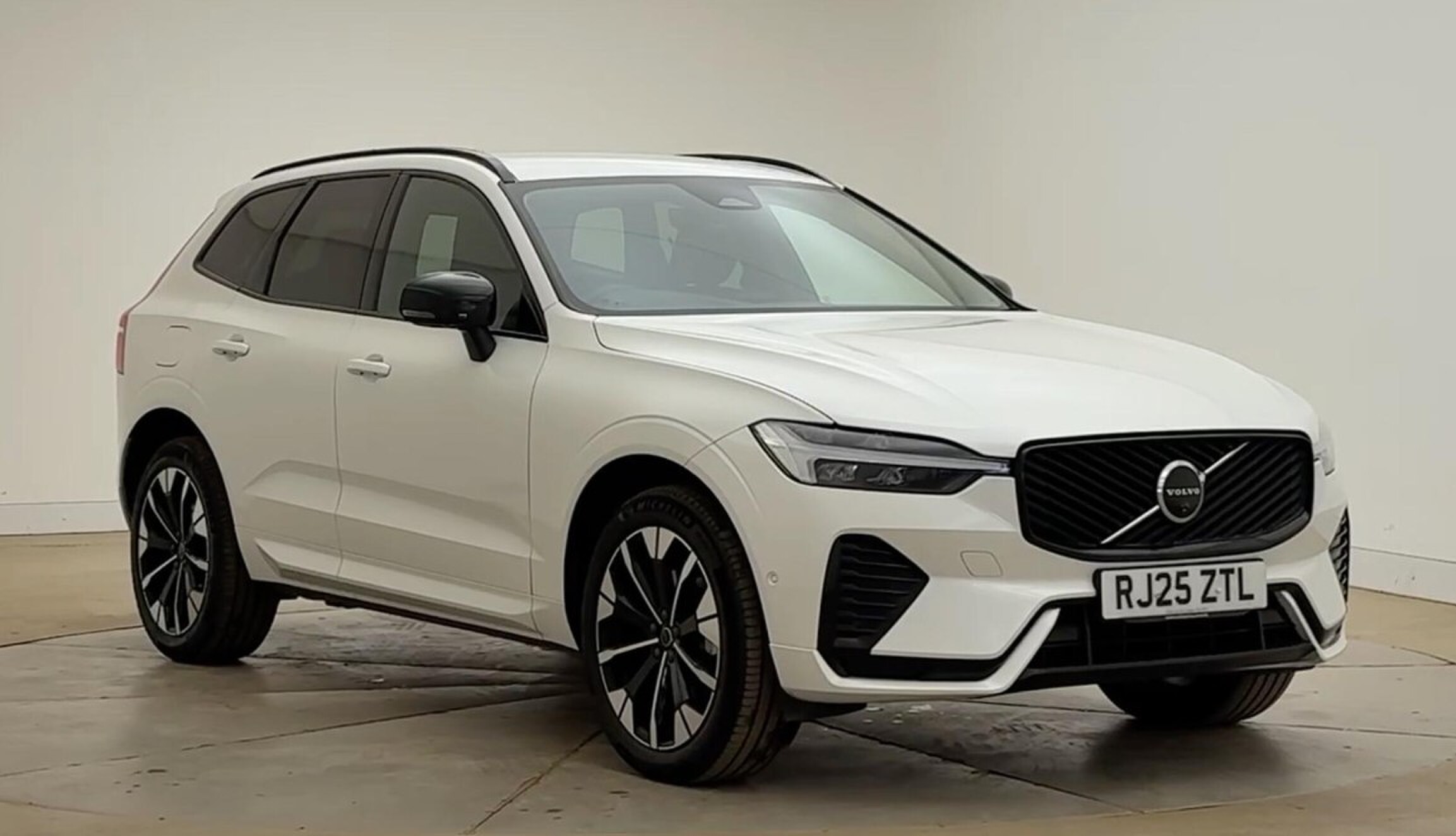 2025 Volvo XC60