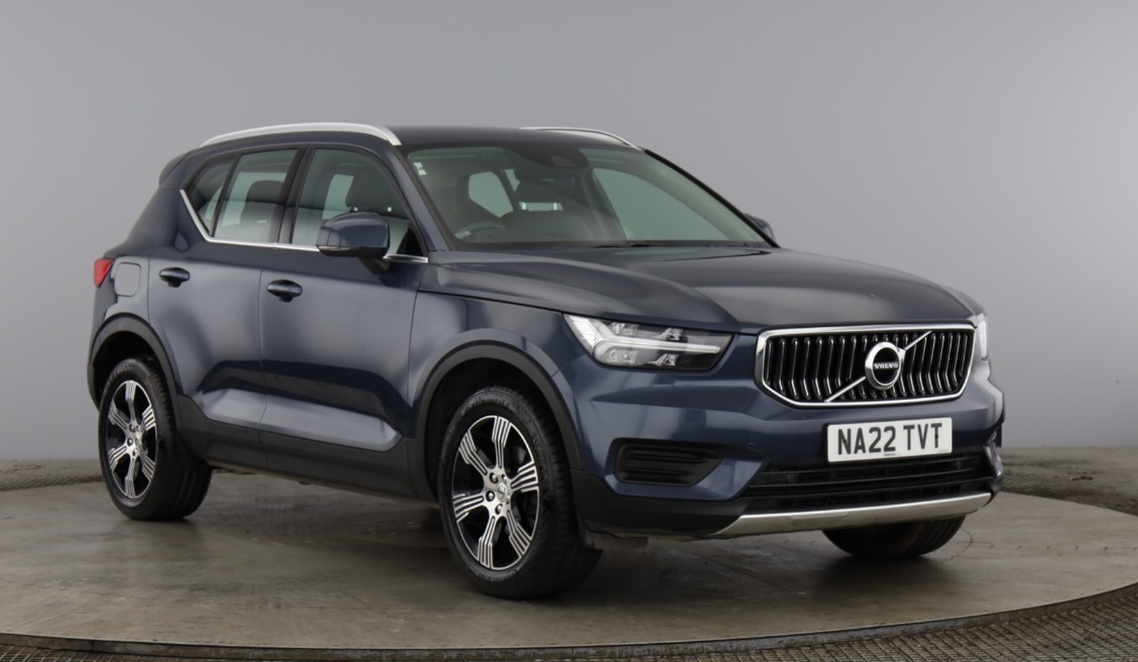 2022 Volvo XC40