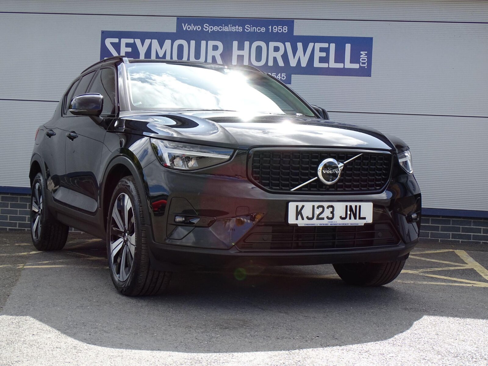 2023 Volvo XC40
