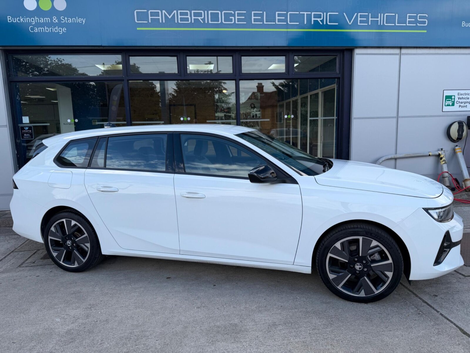 2025 Vauxhall Astra