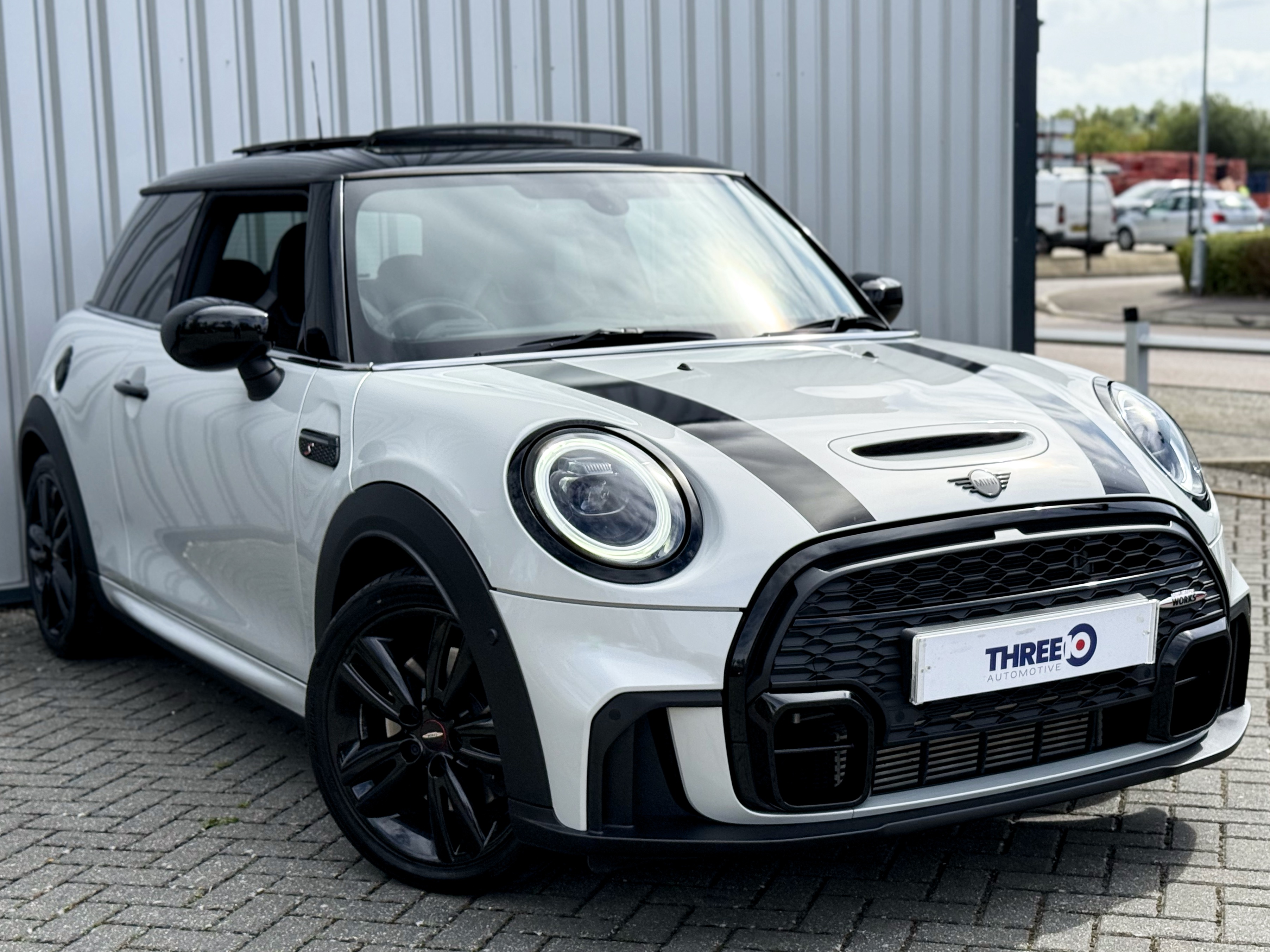 Mini Hatch 2022