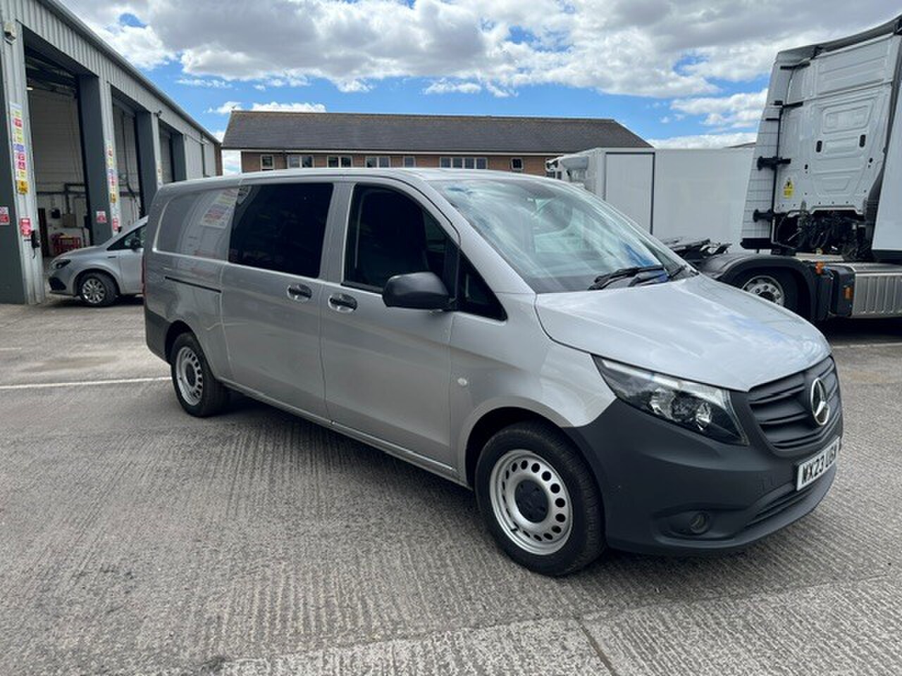 2023 MERCEDES-BENZ VITO
