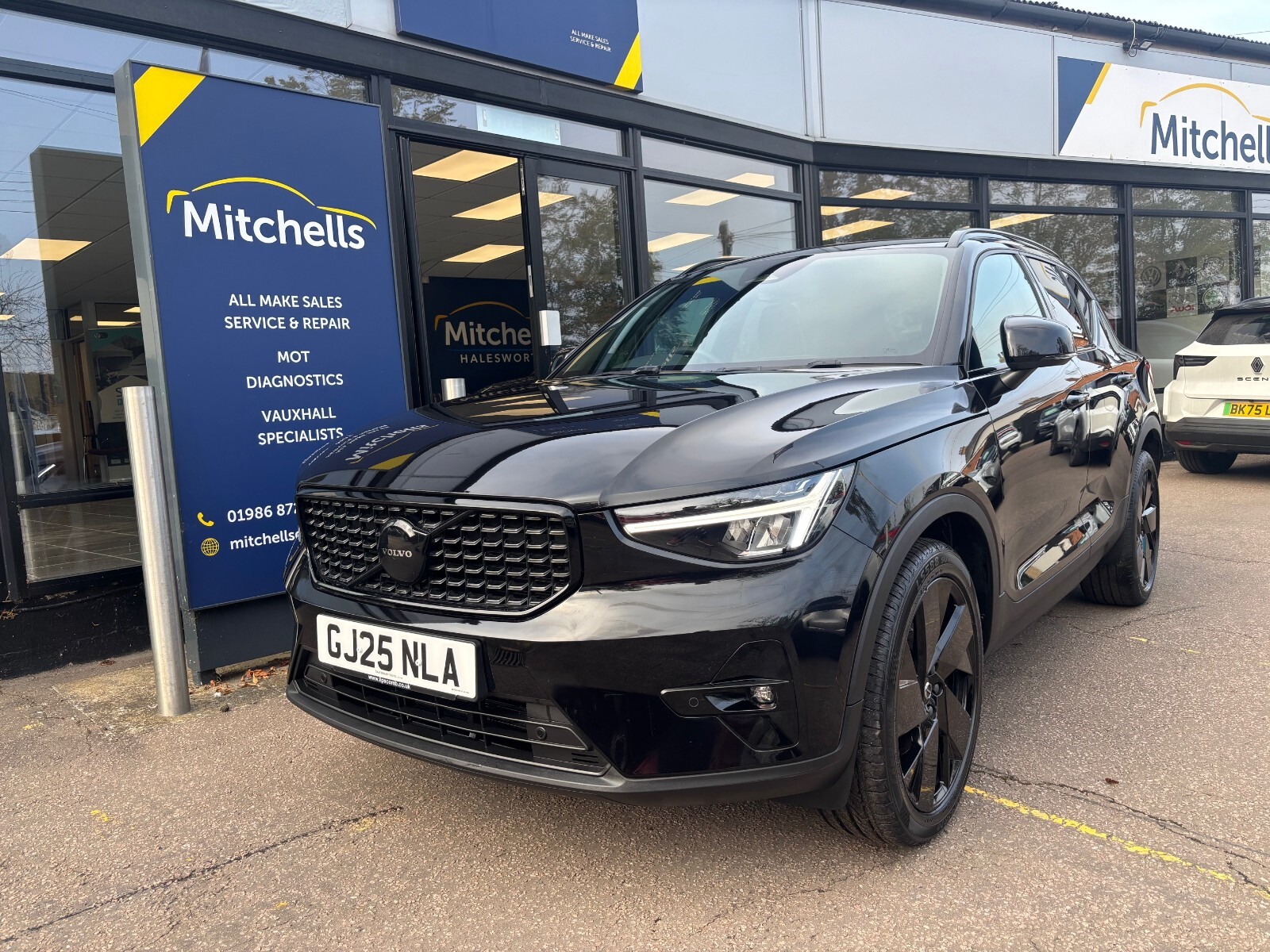 2025 Volvo XC40