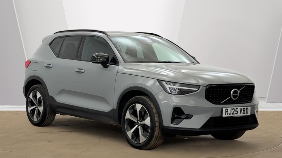 2025 Volvo XC40