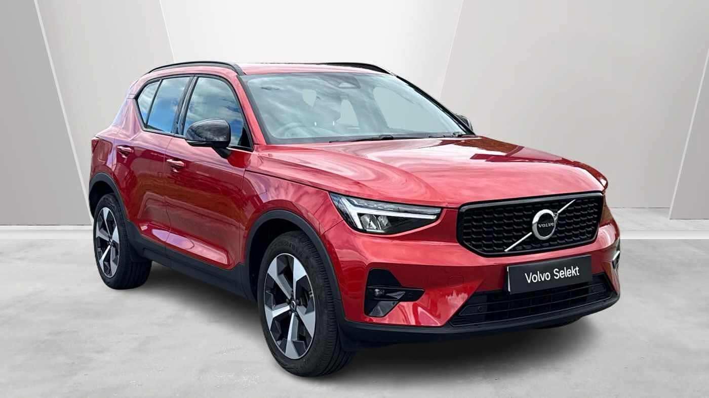 2025 Volvo XC40
