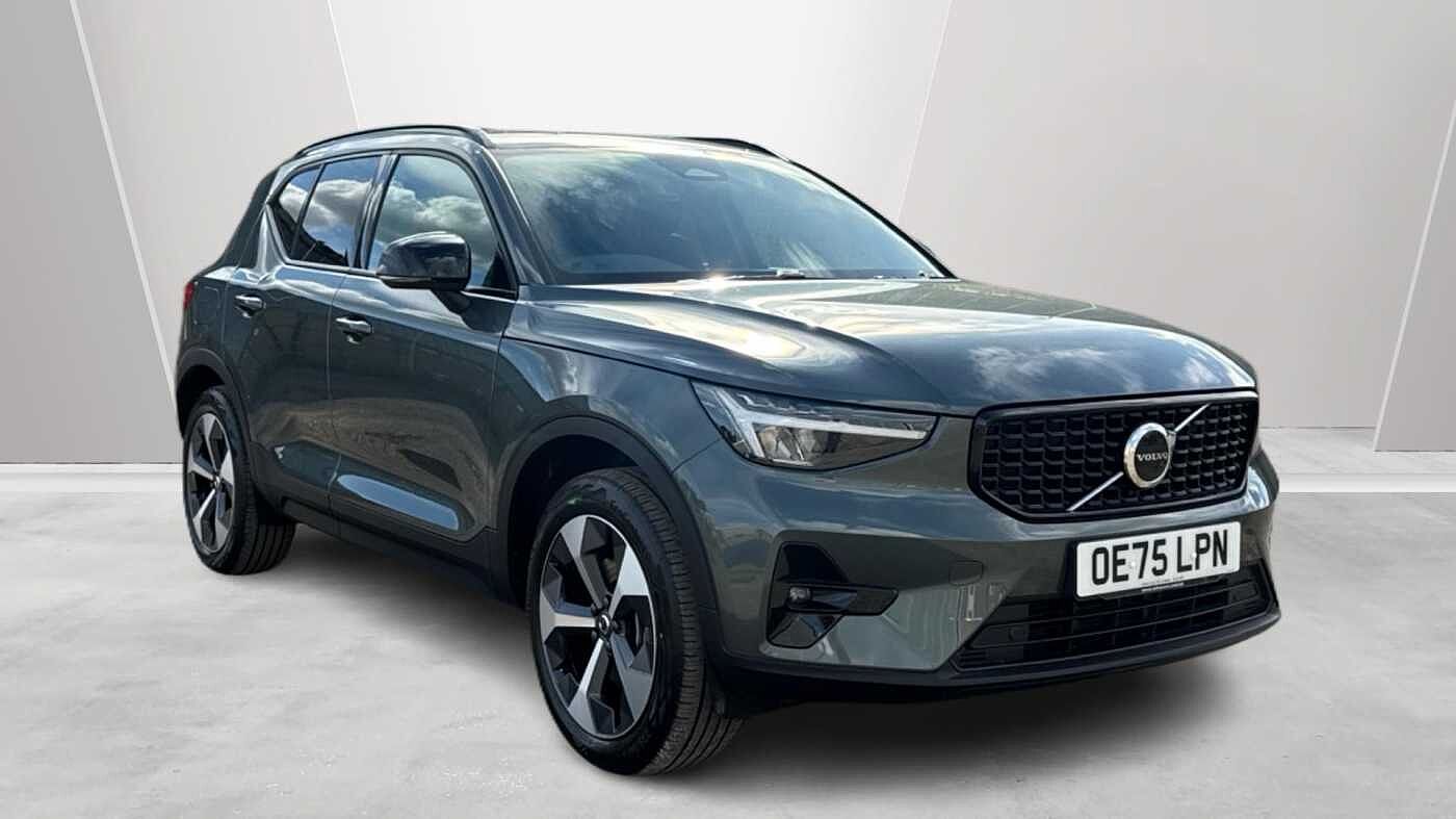 2025 Volvo XC40