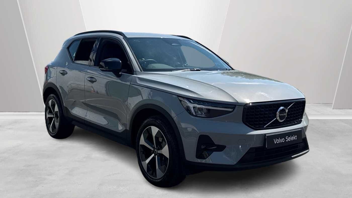 2025 Volvo XC40