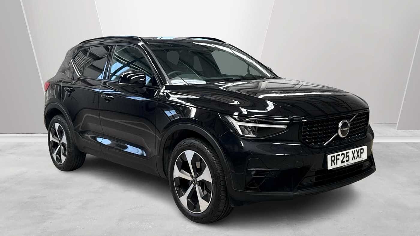 2025 Volvo XC40