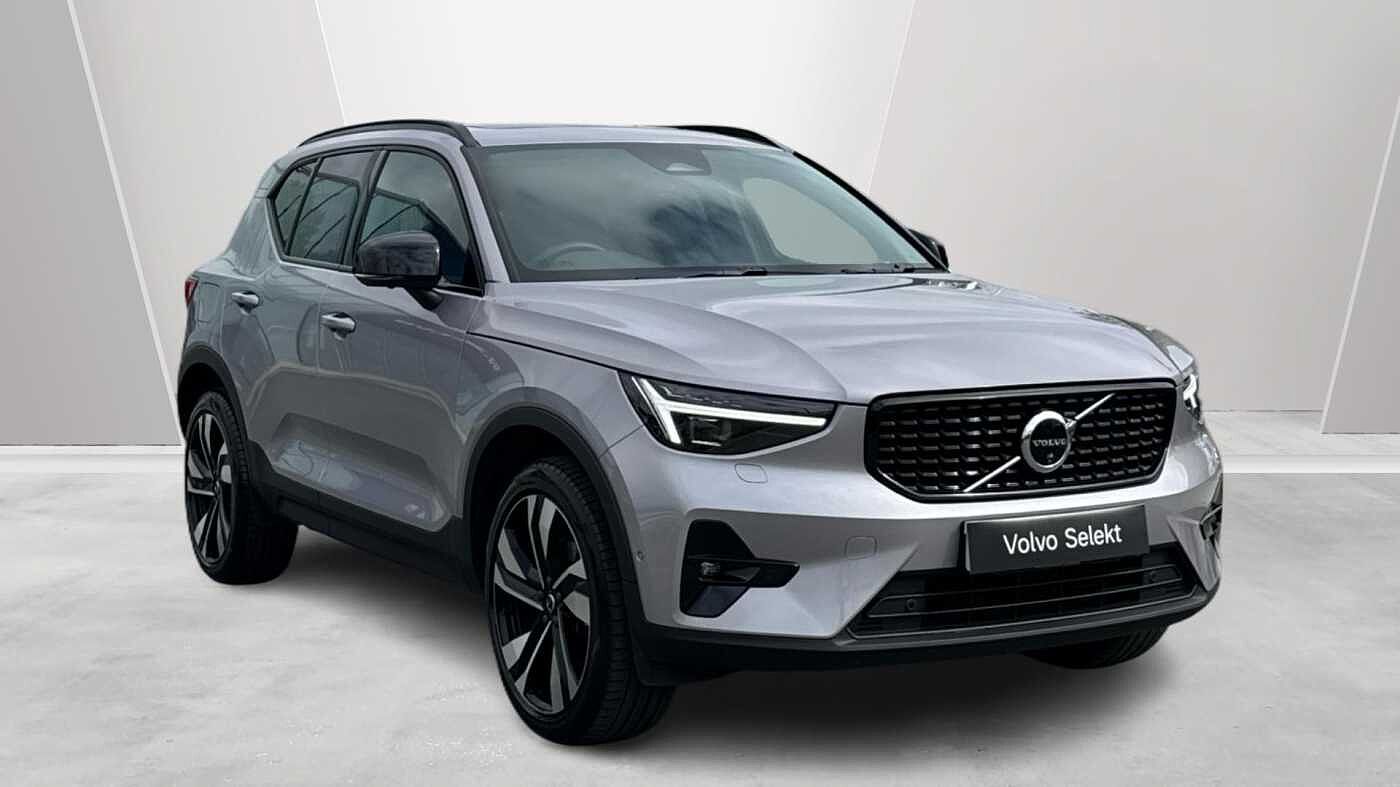 2025 Volvo XC40