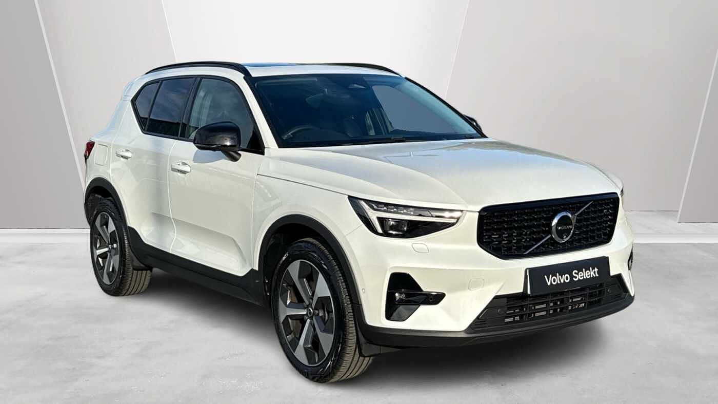 2023 Volvo XC40