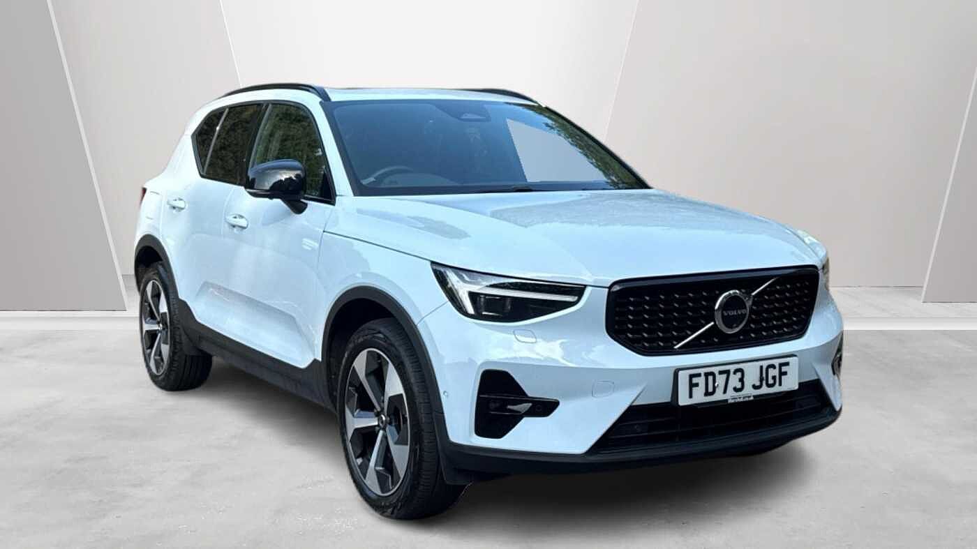 2023 Volvo XC40