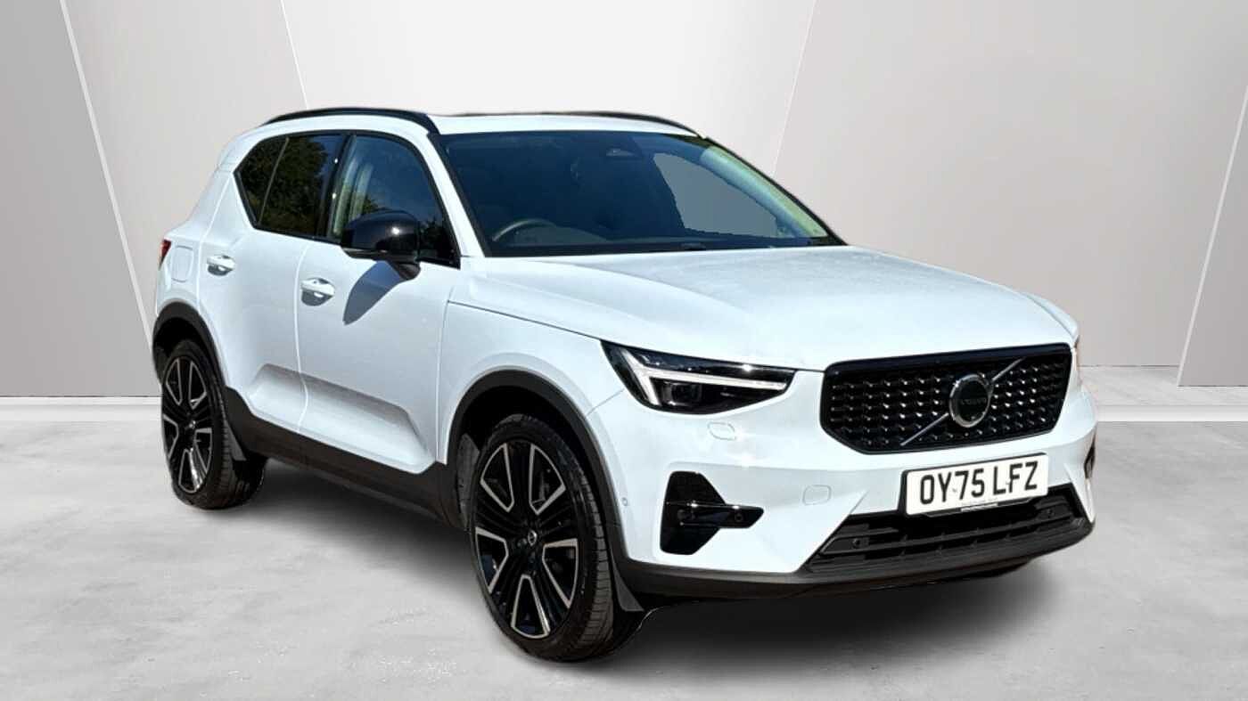 2025 Volvo XC40
