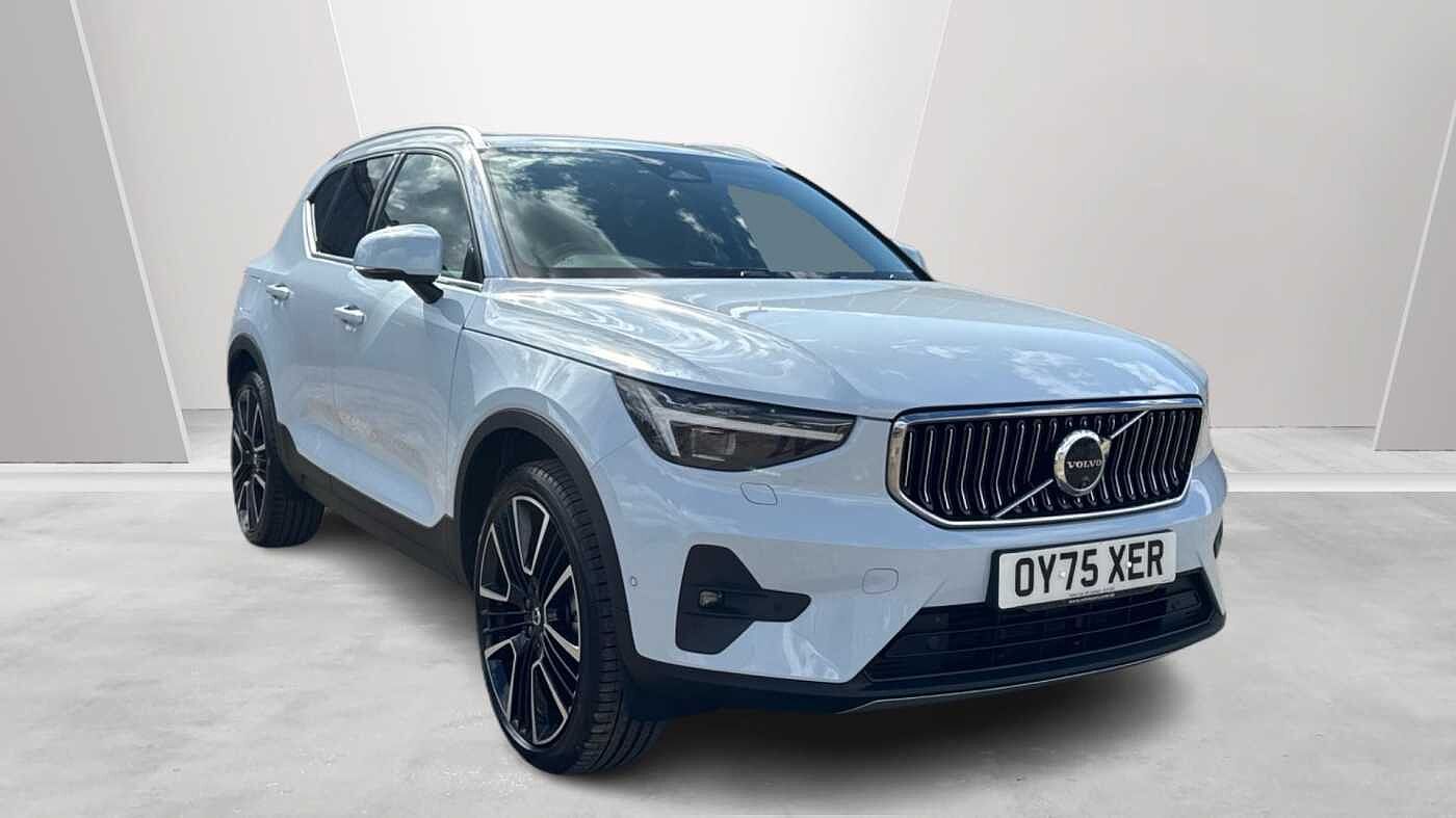 2025 Volvo XC40
