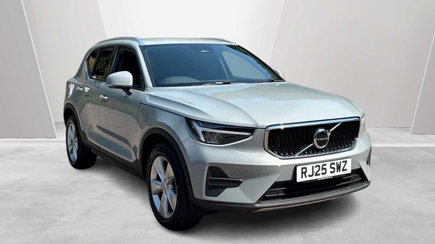 2025 Volvo XC40