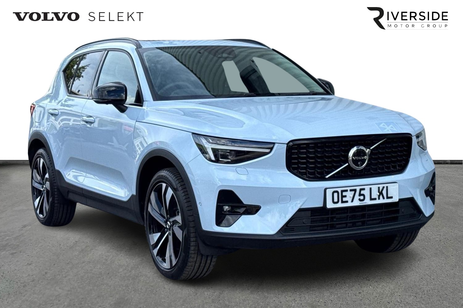 2025 Volvo XC40